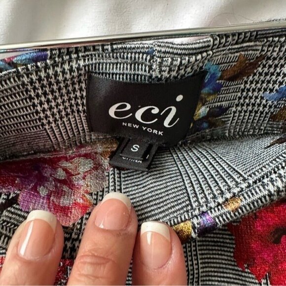 ECI Women's Floral Pencil Skirt - Gray and Red Steampunk - Picture 9 of 11